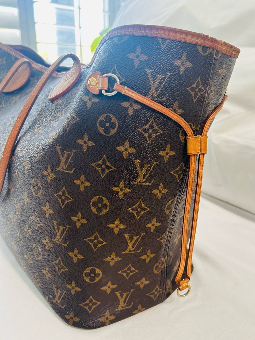 Louis Vuitton Neverfull GM 
❤️Bundle 2 items and save 10%❤️ - Picture 3 of 16